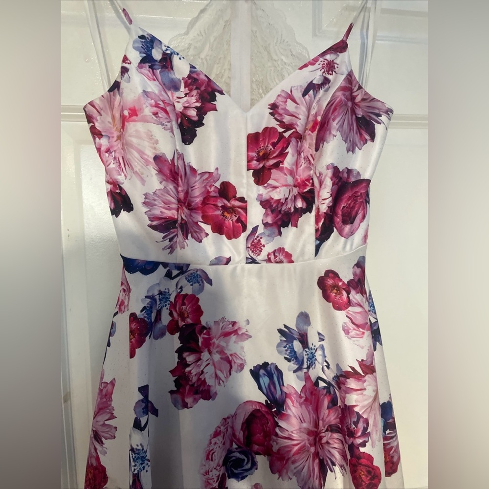 White floral long city studio dress. Size 11.